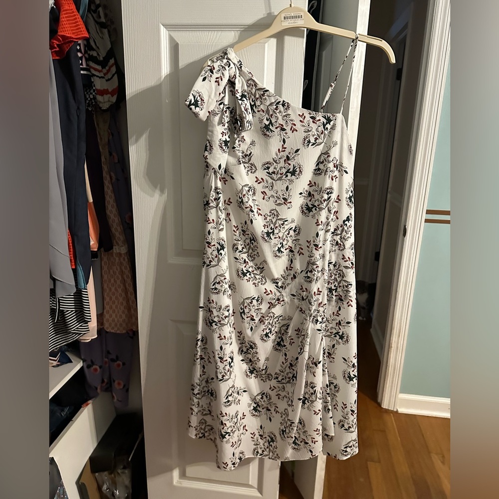 Elliatt Asymmetrical shoulder dress